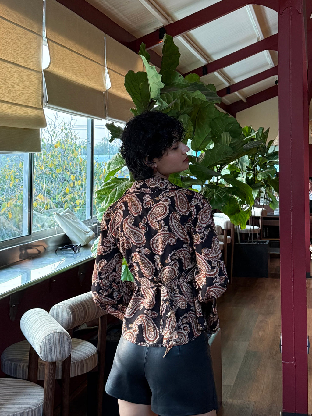 DIAMOND NECK SHIRT TOP